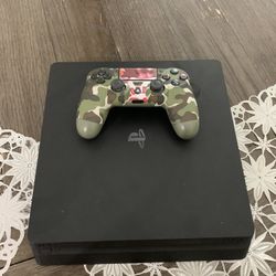 PS4 Slim 