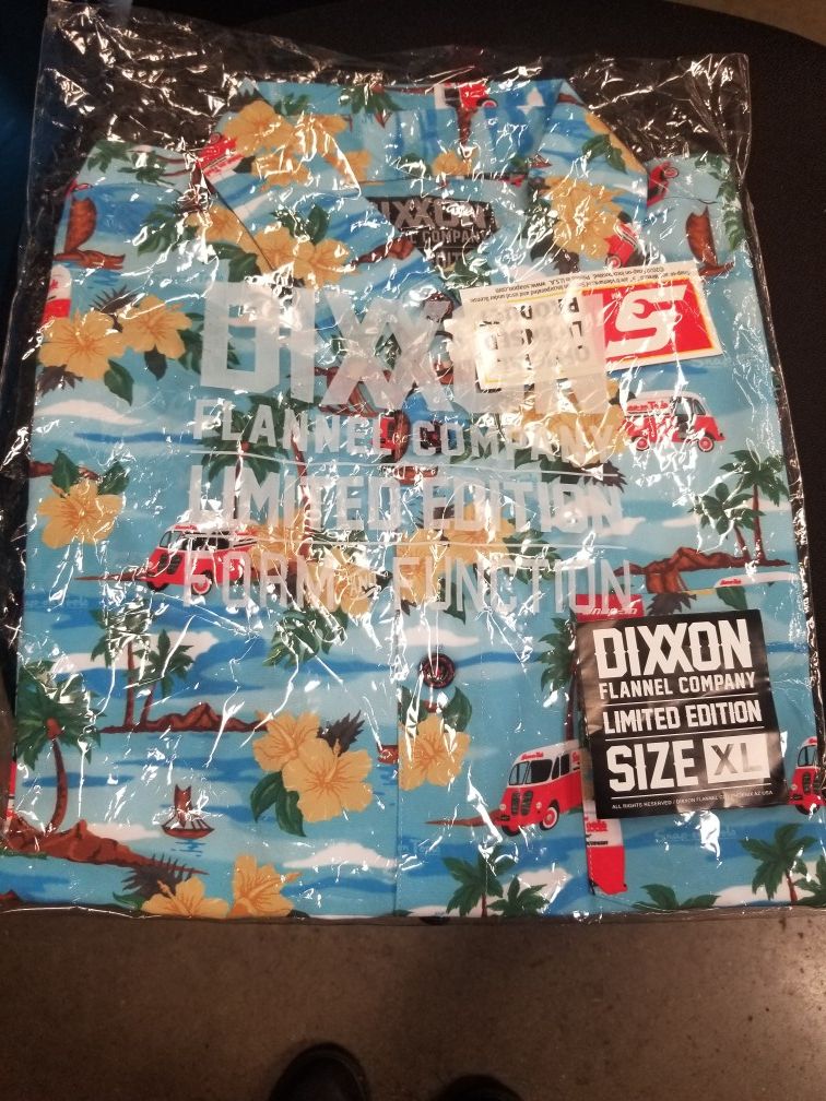 NEW SNAP ON BEACH SHIRT XL NICE!!
