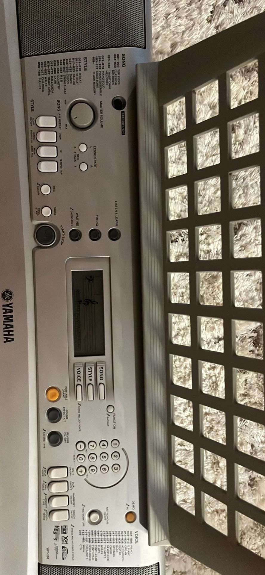 Yamaha PSR-E303