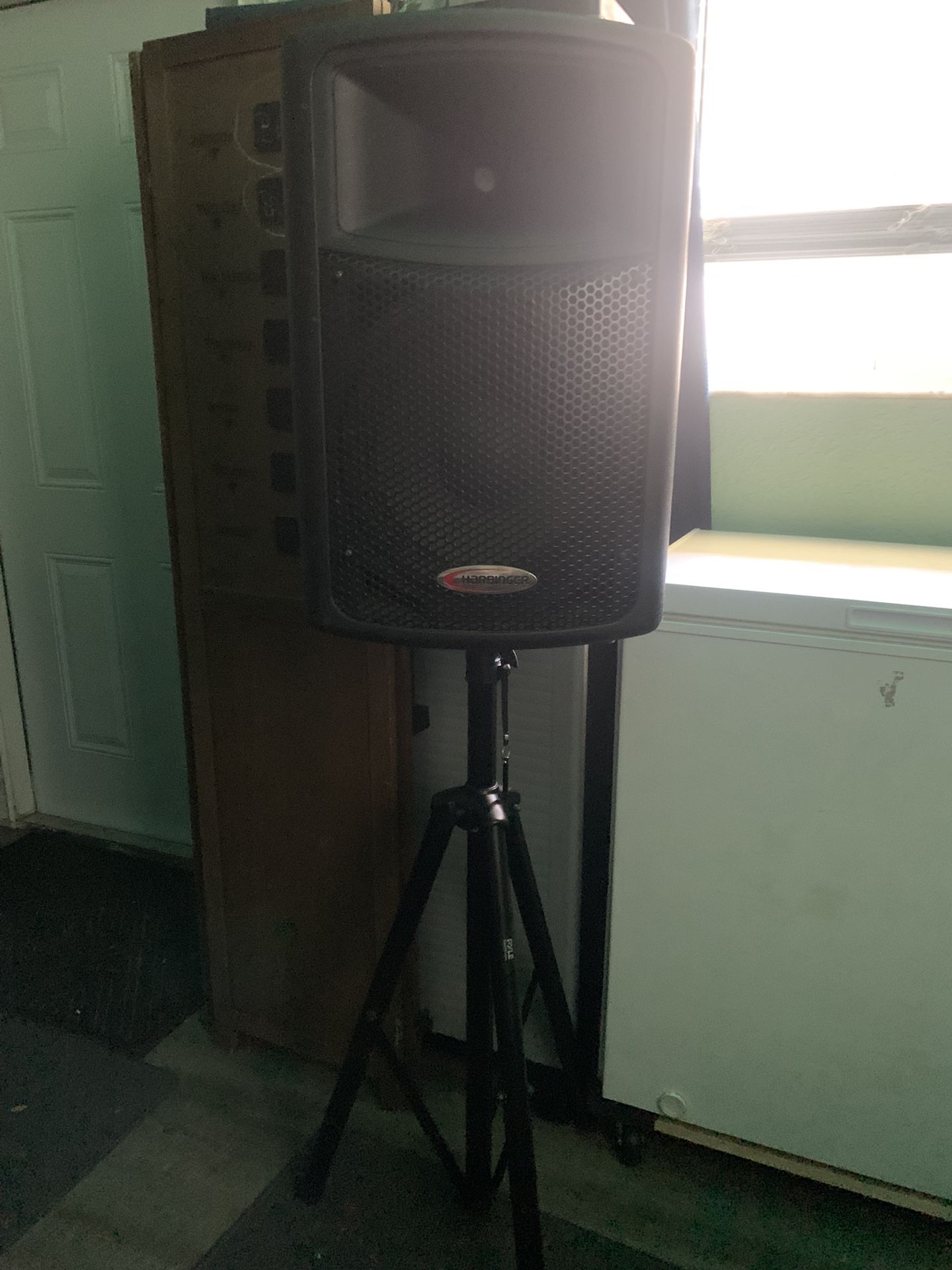 Harbinger APS12 Powered Speaker