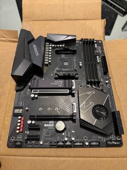 GIGABYTE X570 Motherboard