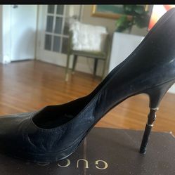 GUCCI authentic stiletto/wood and gold fancy heel/size 10