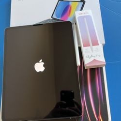 Apple iPad Pro 12.9” 6th Generation (M2 Chip / 2022 Model) 256gb with Pencil & Keyboard  case 