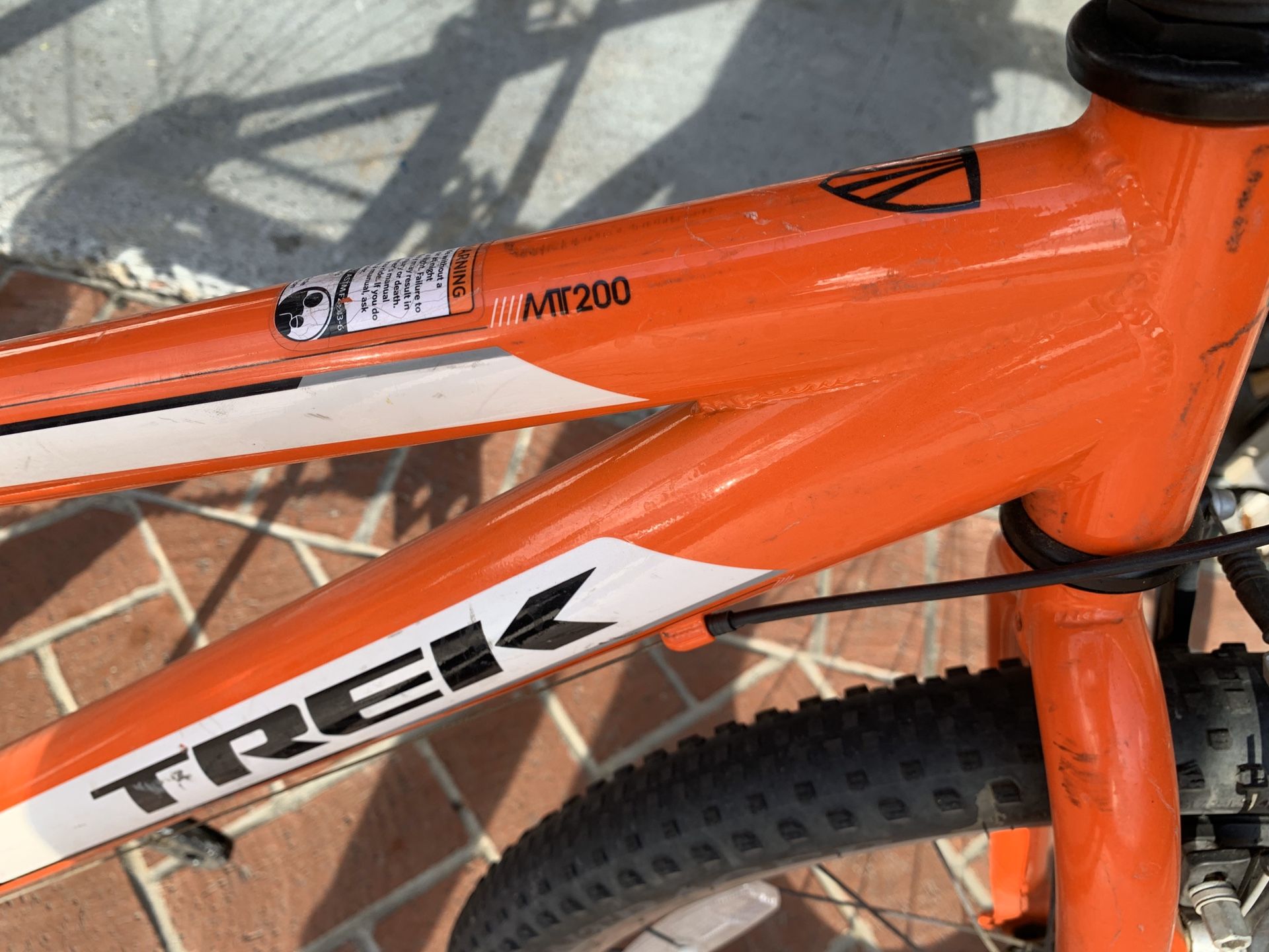 trek mt 200