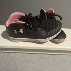 Under Armour Kids Basketball Shoes Black/Pink – Size 3y – Lightly Used