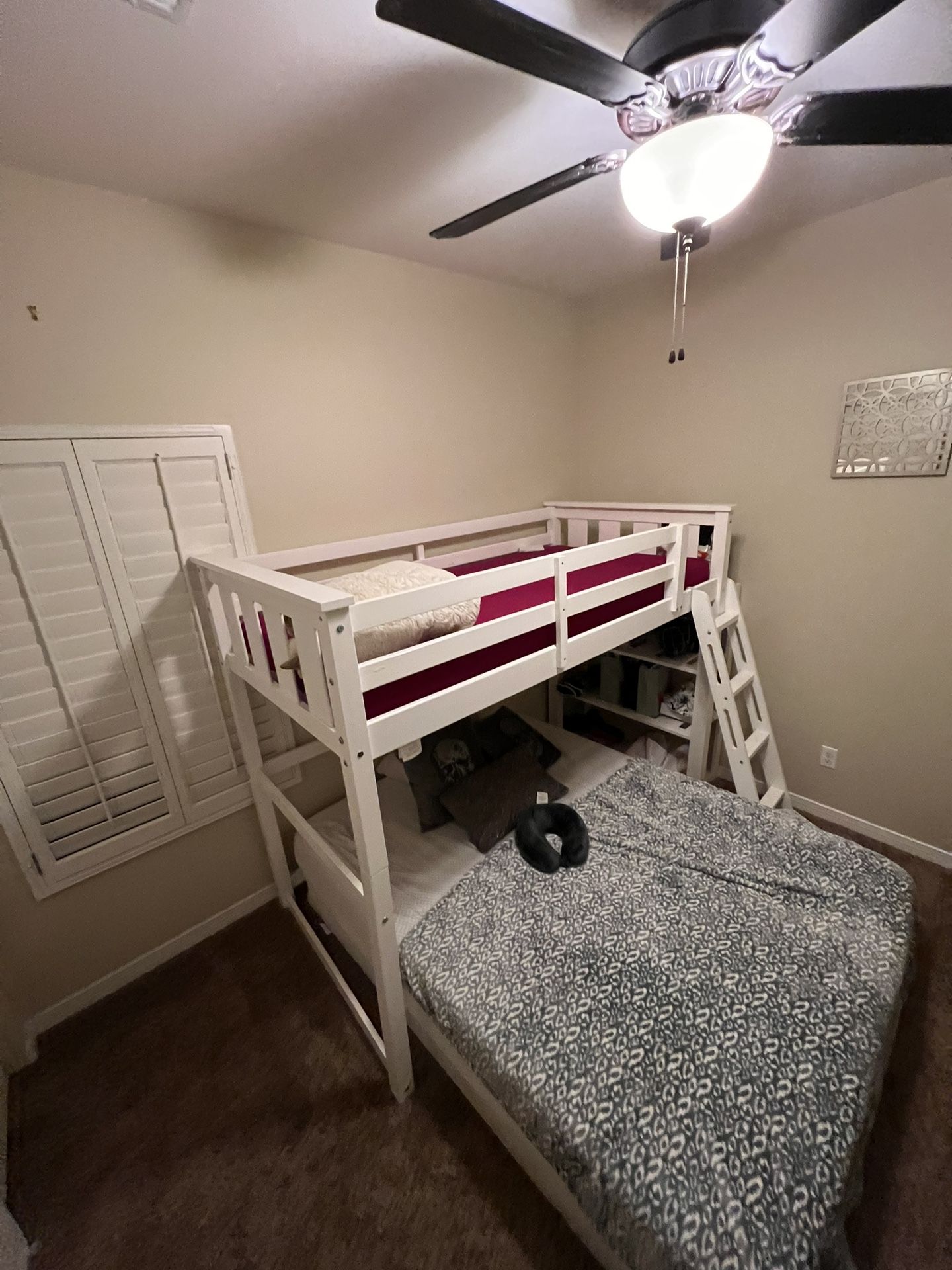 Better Homes and Gardens Kane Twin Loft Bed, White for Sale in El Paso