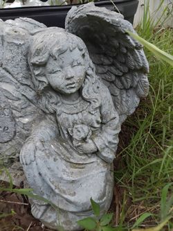 Concrete Angel Yard Statue