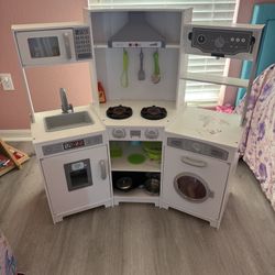Little Girls Kitchen