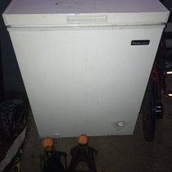 Deep Freezer Works Great But Used Can Deliver If Close