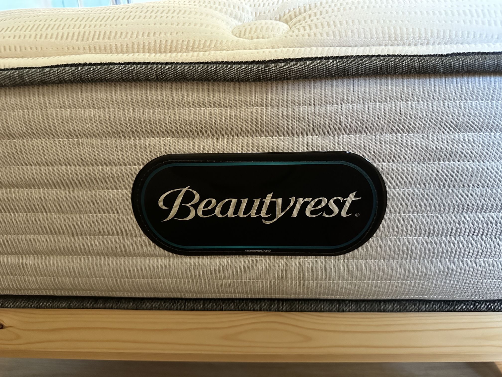 Great Condition - Beautyrest Medium Twin Mattress. Delivery Available