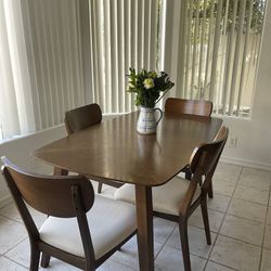 Dining Table With 4 Chairs 