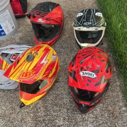 Dirt Bike Helmets 