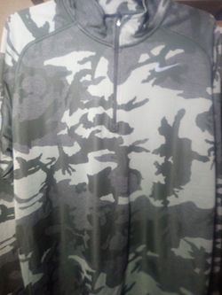 Nike Lite Weight Pullover
