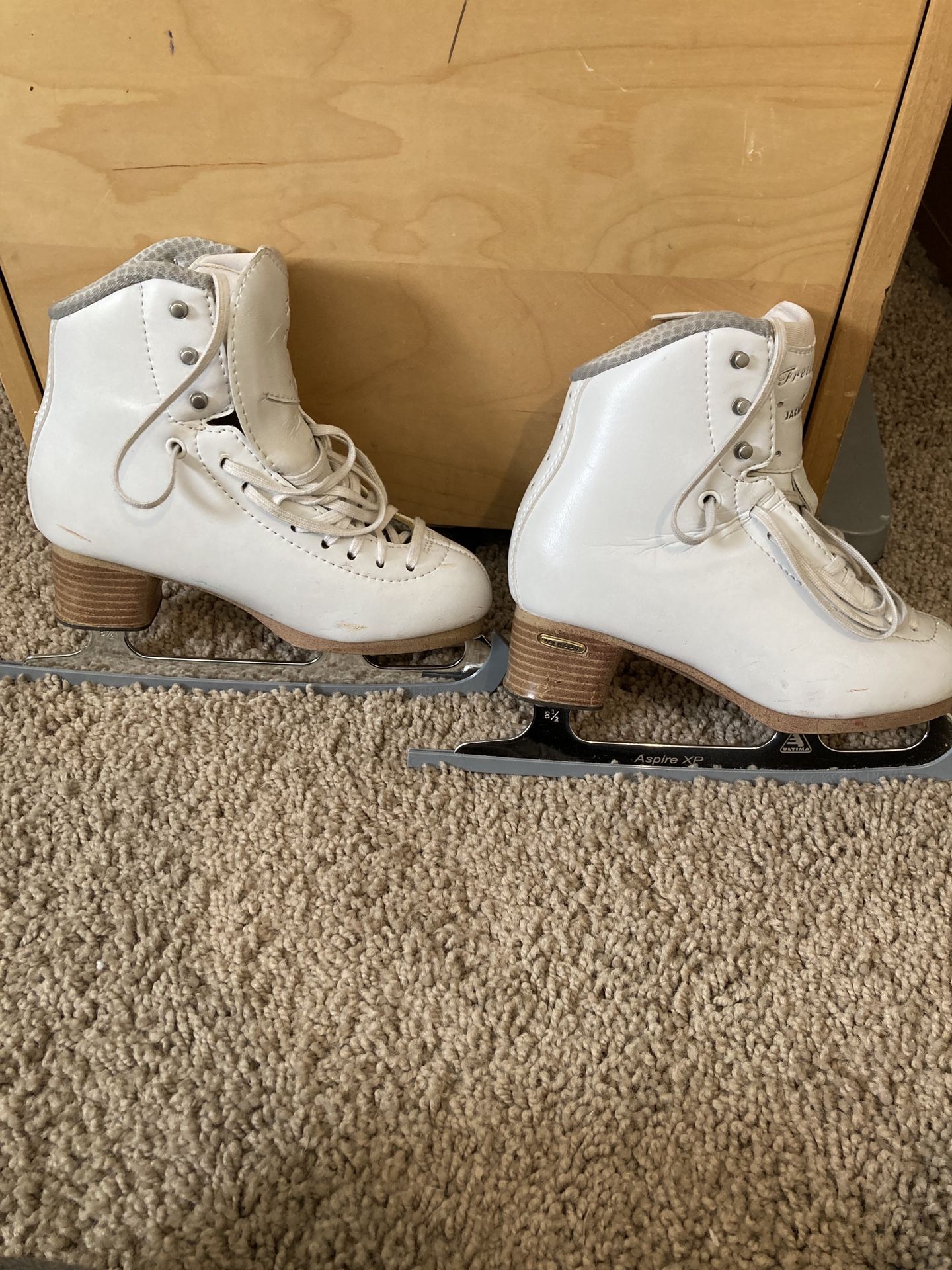 Jackson Artiste Freestyle Girls White Ice Skate Size 3 1/2