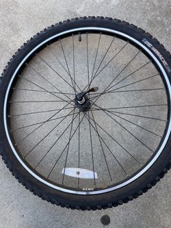 Mountain Bike Wheel with IRC Serac XC Tire