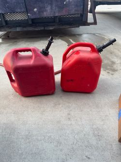 Red Plastic Gas Cans – Set of 2