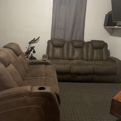 2 Couches/2 Sofás 