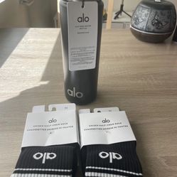 ALO Stainless Steel Water Bottle + 2 Pairs Of M Alo Socks