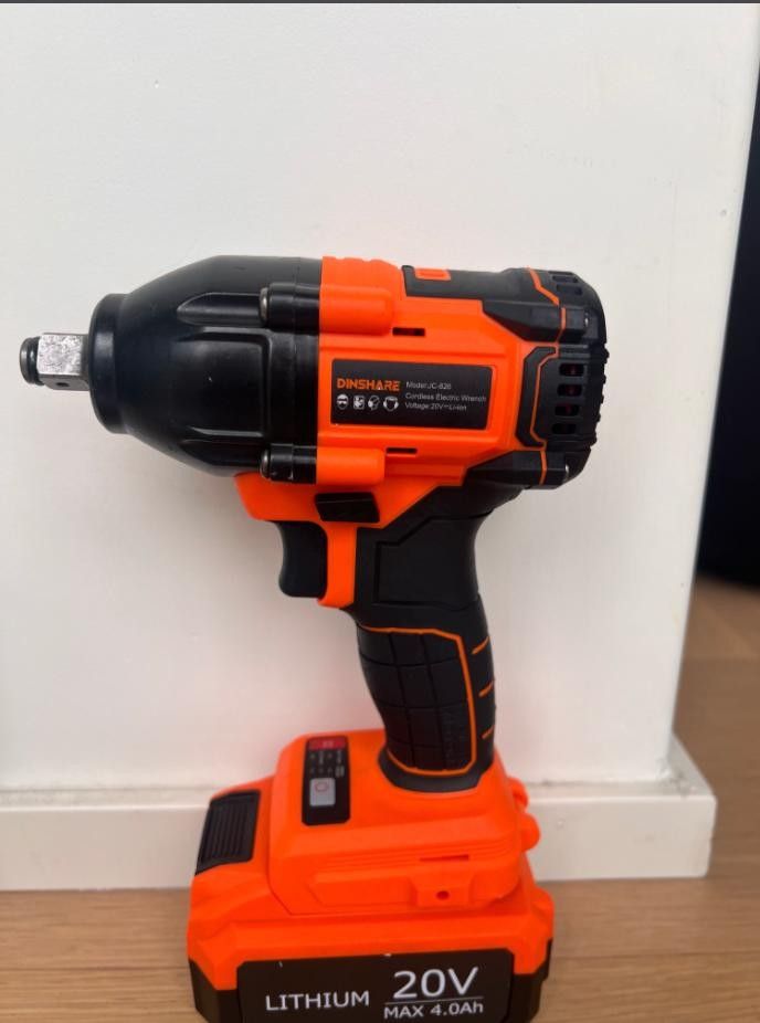 electric impact wrench 20v maximum torque 700N·m 4.0Ah with large capacity battery brushless impact wrench