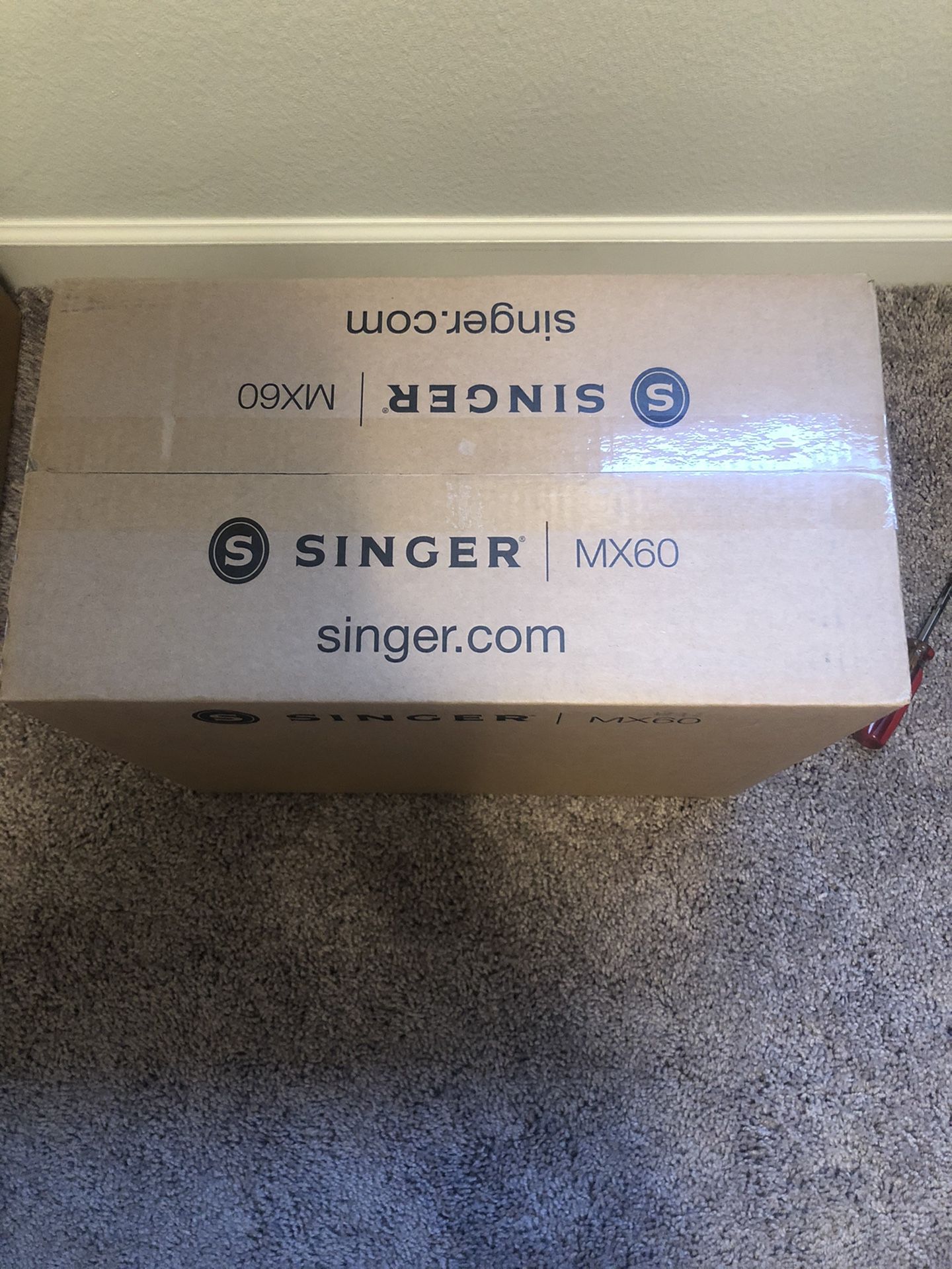 Singer MX60 sewing machine white