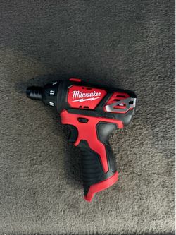 Milwaukee M12 Screwdriver