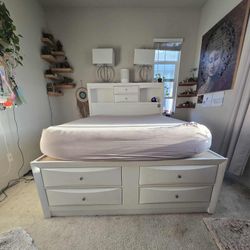 Bedframe w/ Queen Purple Mattress