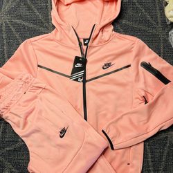 PINK NIKE TECH (SMALL)