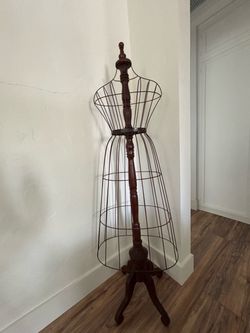 Wire cage dress mannequin