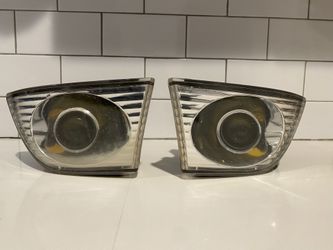 03-05 IS300 Fog Lights