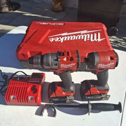 Milwaukee M18 FUEL  Hammer Drill and Impact Driver Combo Kit (2-Tool) 