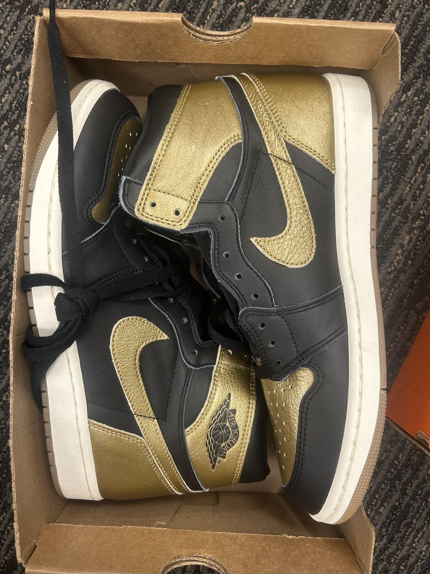 New Jordan 1 Retro High Og Size 10