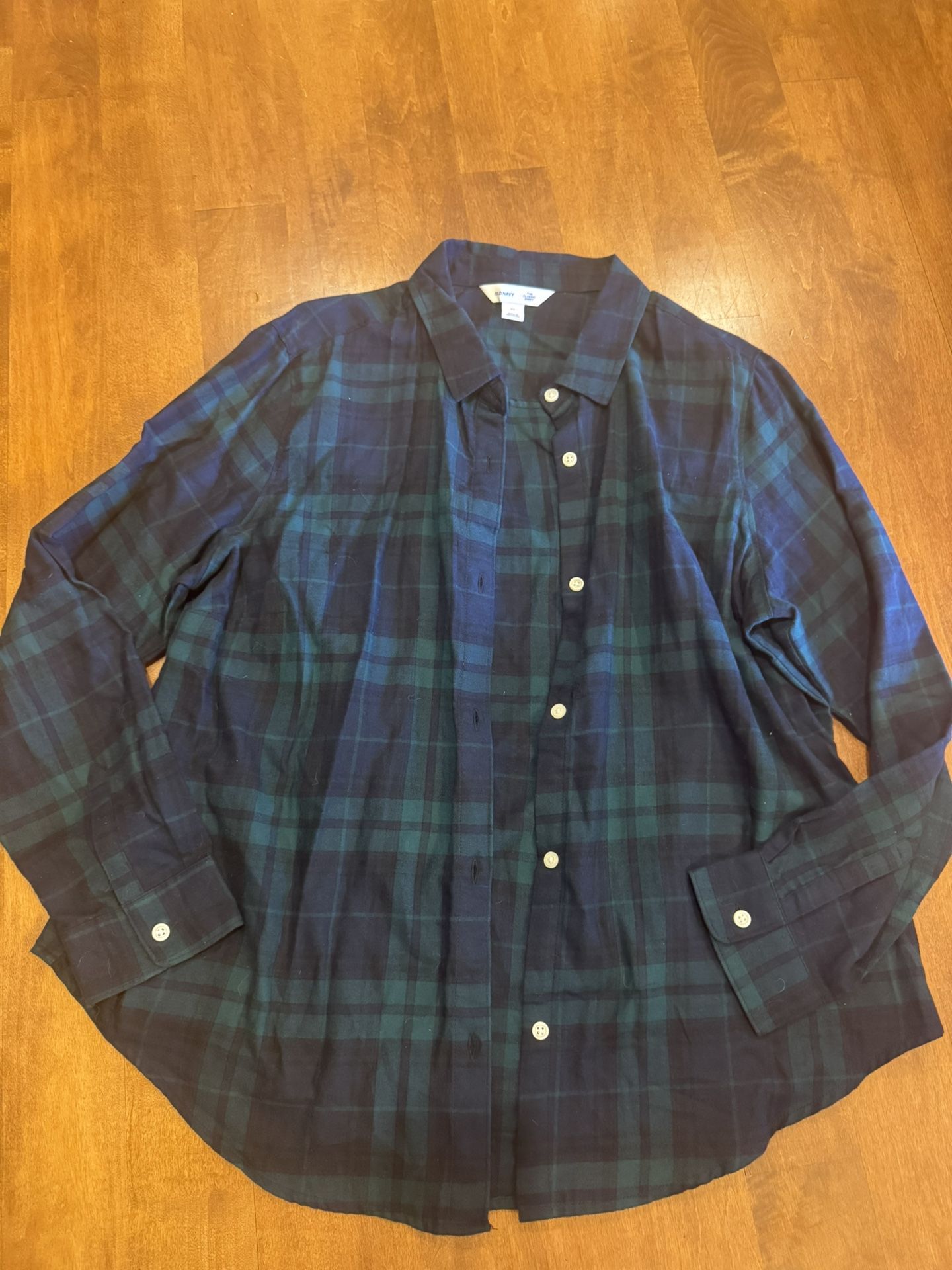 Women’s new without tags Old Navy flannel button down shirt shipping available
