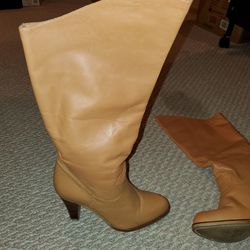 Ladies Tan Boots 