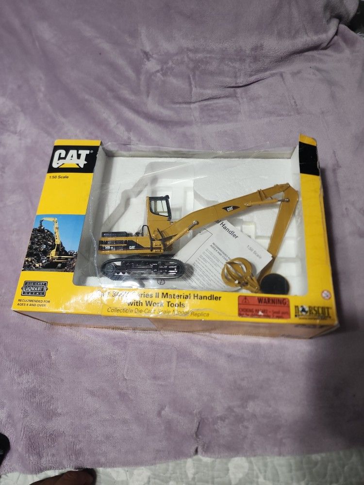 Norscot CAT 345B Series II Material Handler with Work Tools 1:50