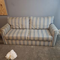 Fold out couch