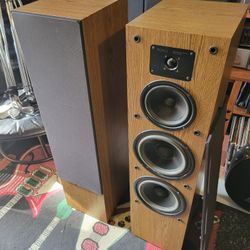 Boston T1000 Speakers