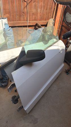 2005 mustang doors