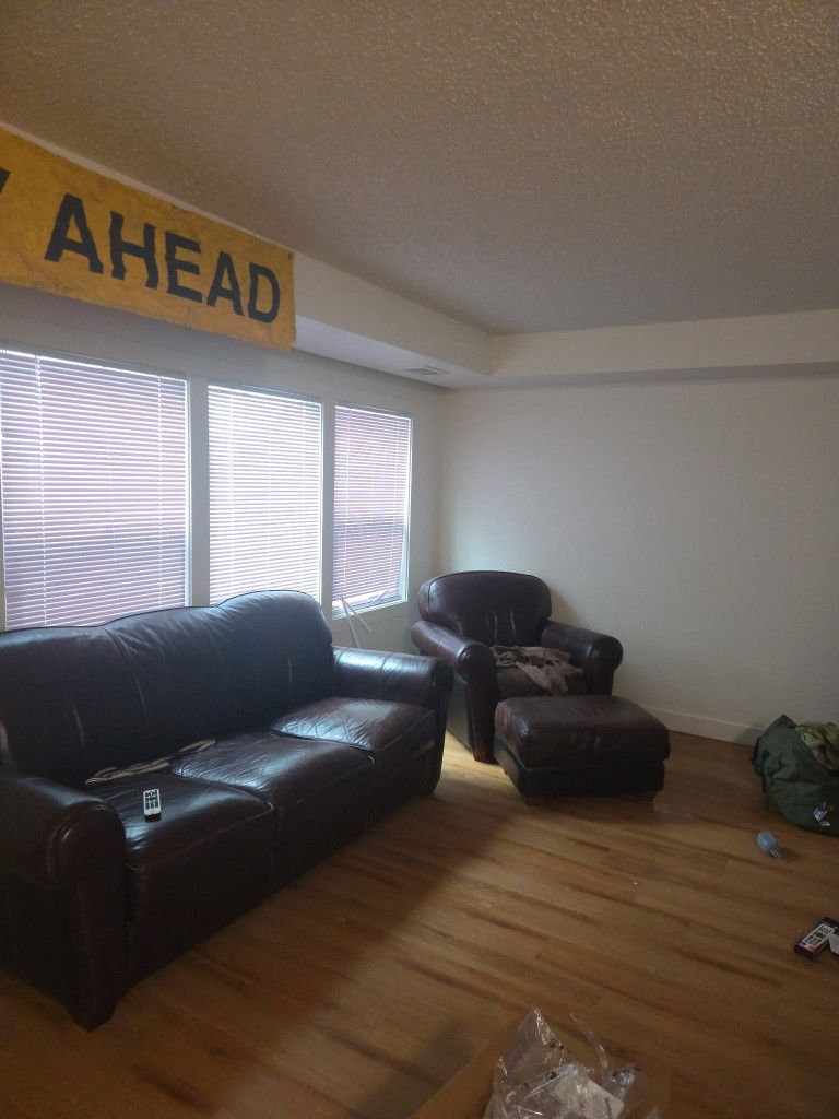 Couch (Good Condition)