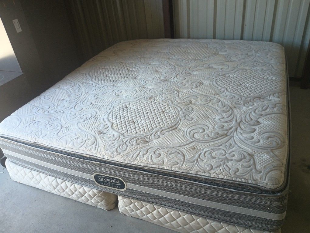 Beautyrest King Pillowtop Mattress And Box Spring