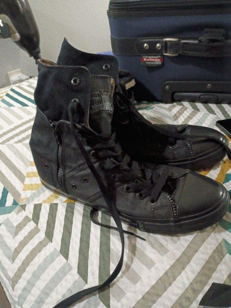 Men's Size 12 Levi's Zip Up Boots