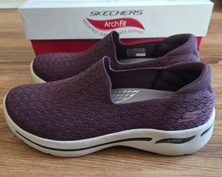 Skechers GO WALK Arch Fit Women's Shoes Size 8 – Burgundy