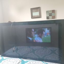 Hitachi Plasma TV 65 Inch