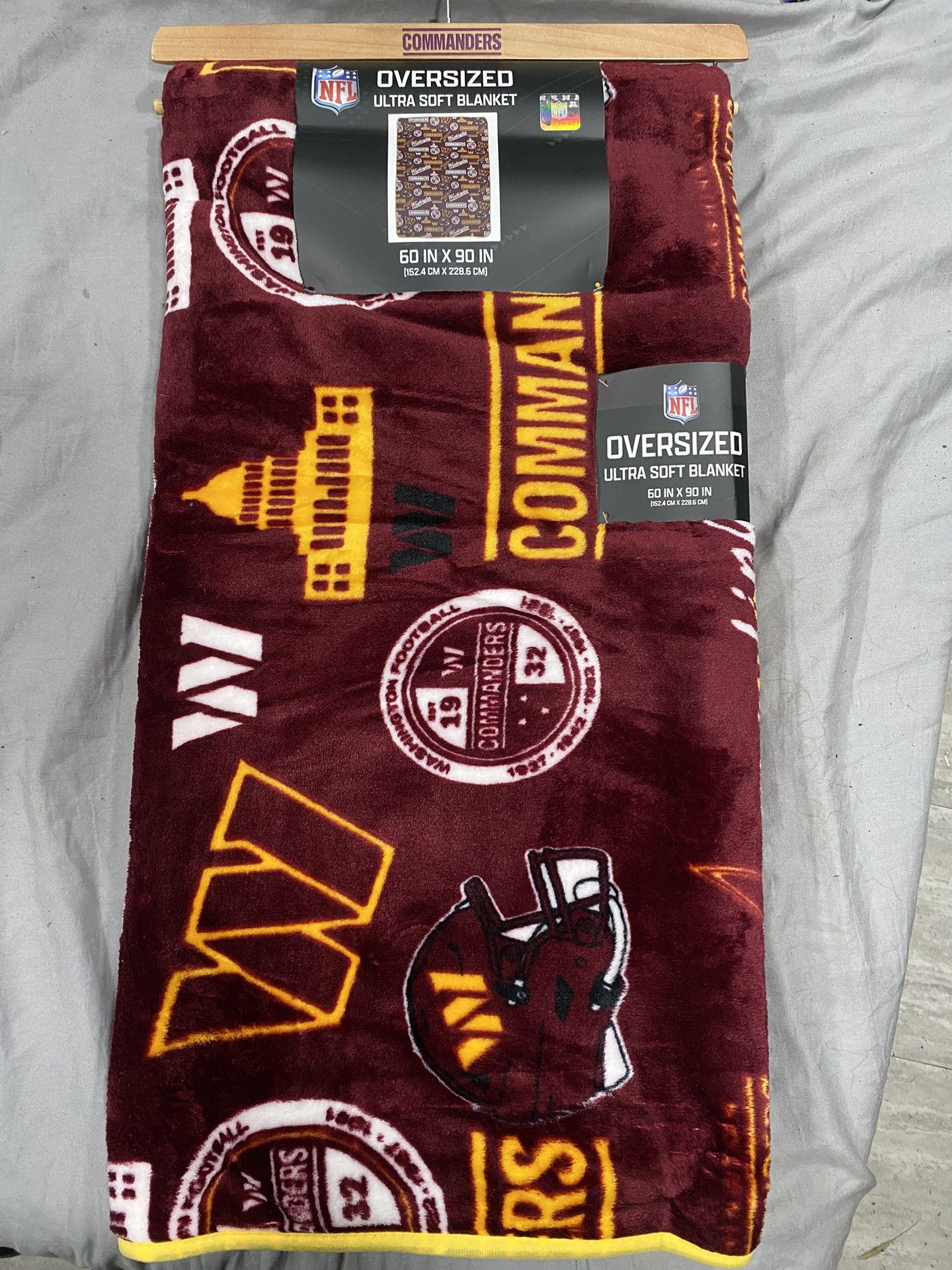 Commanders Oversized Blanket