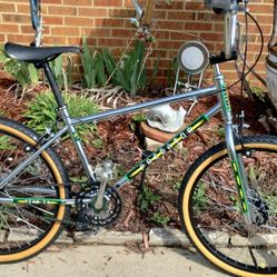 Like New Schwinn Predator 24" In Pristine Condition 
