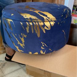 Sitting Stool with storage 
