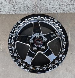 Weld Wheels Ventura Beadlock in Gloss Black and Milled 📩