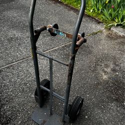 Milwaukee 800 lb. Capacity D-Handle Steel Hand Truck <> dolly