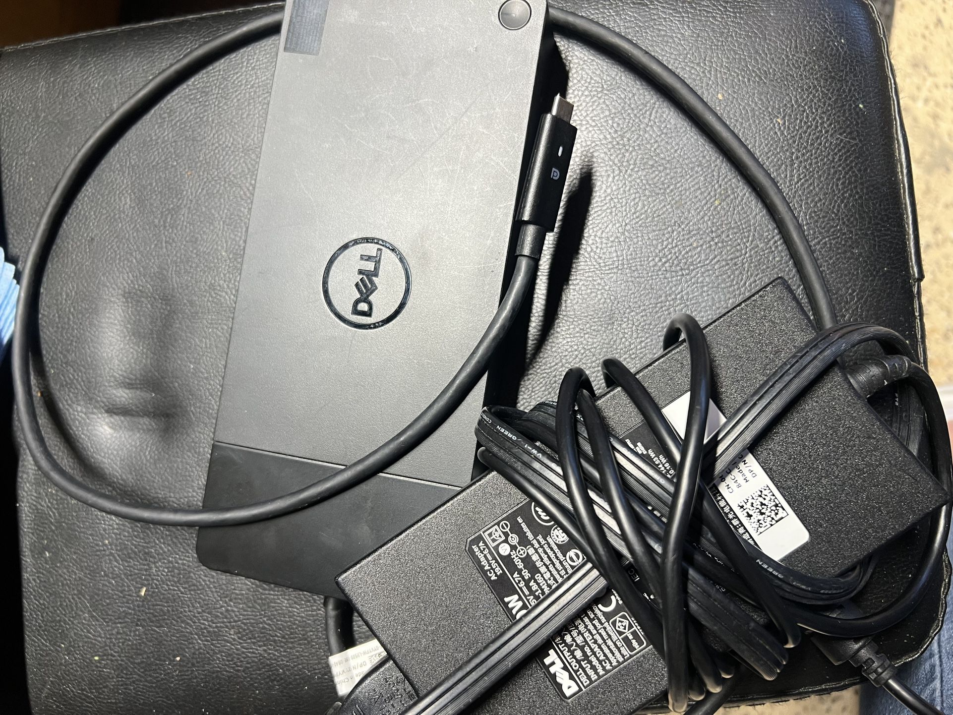 Dell Dock WD19 USB-C Docking Station K20A001 with AC Power Adapter