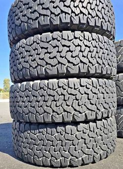 275/65/20 bfgoodrich 📍📍 Vendo un set de llantas con 80% de vida las 4 📍🌟