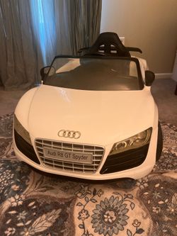 Audi R8 GT Spider toy car. Sold as is. Not holding charge . $40 cash only. Cross Posted